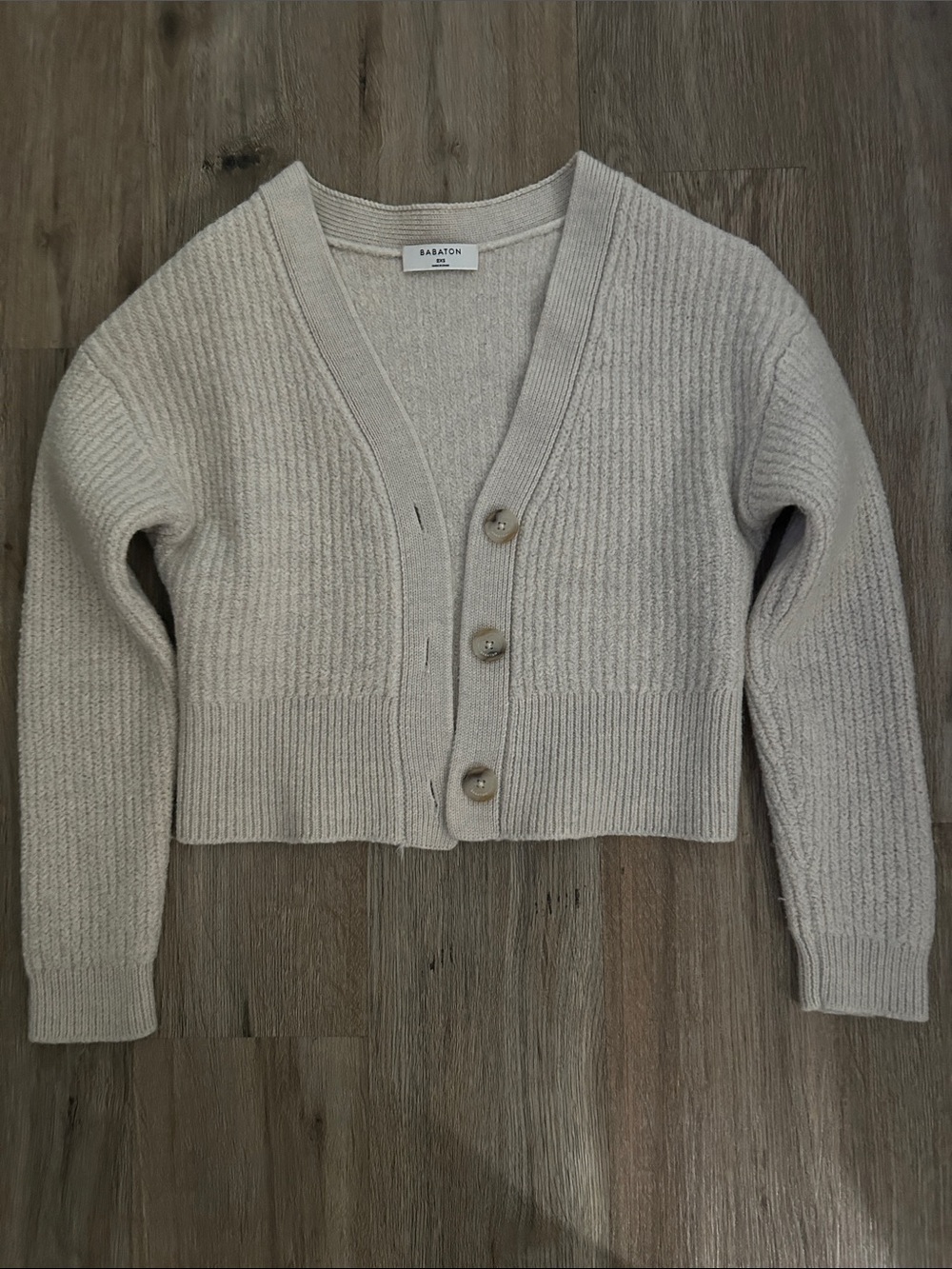 Babaton Cream Ribbed V-Neck Buttoned Cropped Cardigan